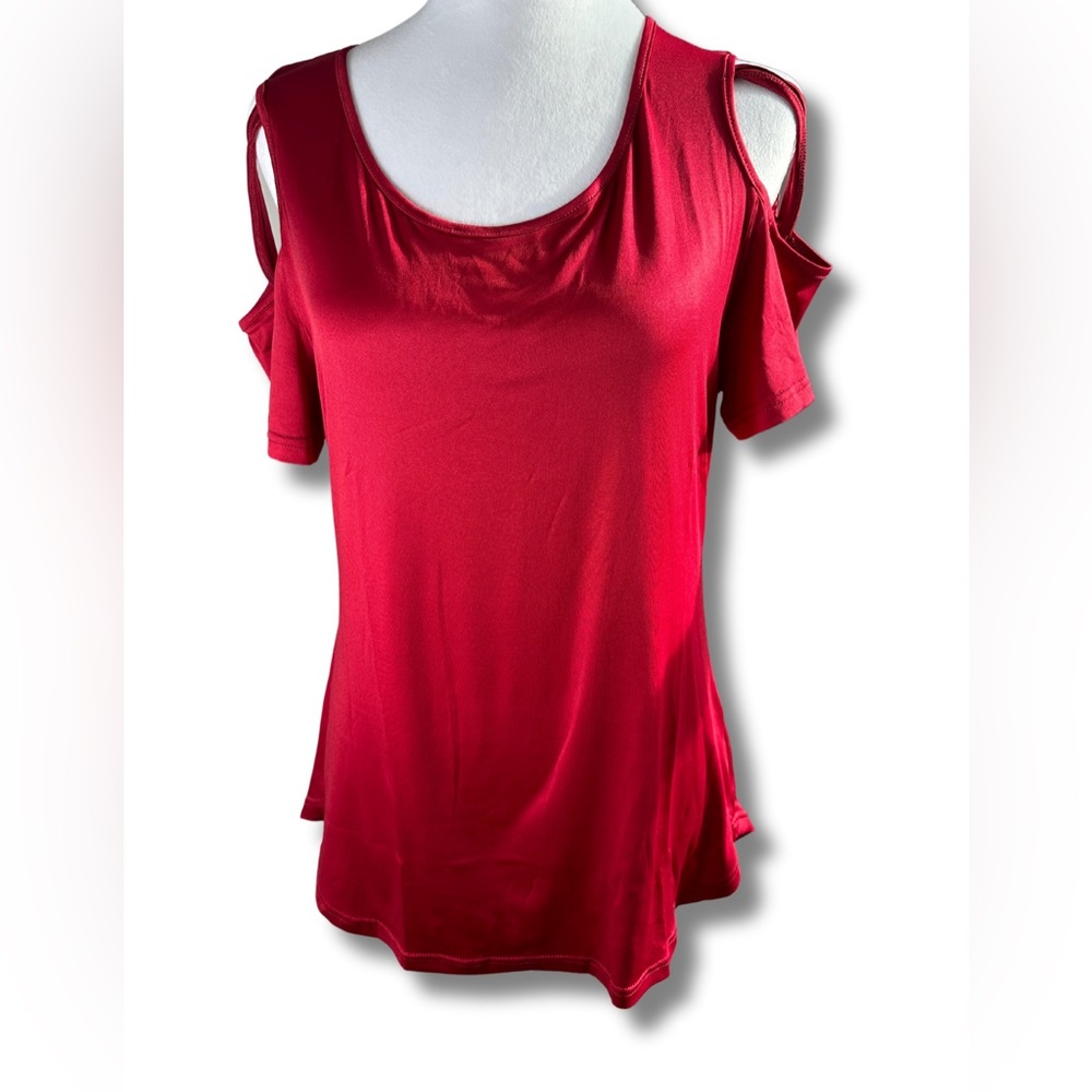 Red crew neck T-Shirt with cut-out arms